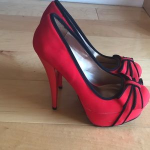 Sexy Red & Black Stilettos 👠